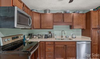 17 Azalea Rd, Arden, NC 28704