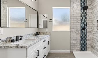 16 E Davis Ln, Avondale, AZ 85323