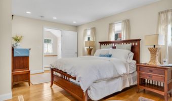 3 Garden St, Branford, CT 06405