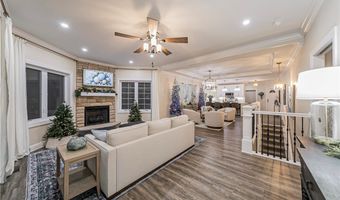 1203 Whispering Shrs, Vermilion, OH 44089