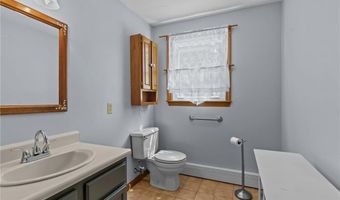 394 Maureen Cir, Burrillville, RI 02839