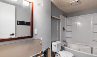 4034 Danbury St, Bel Aire, KS 67220
