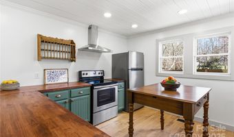 39 W Haven Dr, Arden, NC 28704