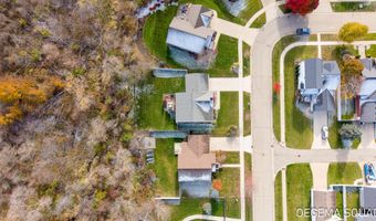 10902 Woodedge Dr, Allendale, MI 49401