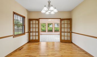 904 Cottage St, Adel, IA 50003