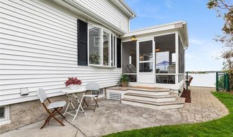 41 Buena Vista Dr, North Kingstown, RI 02852