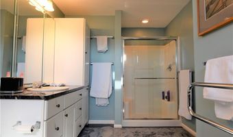 3 Kirwins Ln, Newport, RI 02840