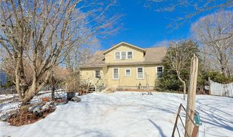 29 N Lake Dr, Barrington, RI 02806