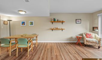 624 Peninsula Ct, Ann Arbor, MI 48105