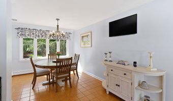 19 Harpoon St, Beachwood, NJ 08722