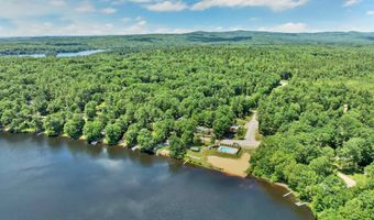 8 New London Dr, Barnstead, NH 03225