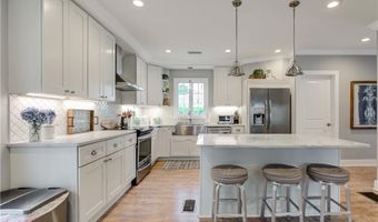 40 Grafton St, Newport, RI 02840