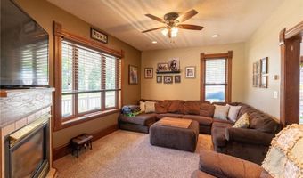 136 1st Ave, Alden, MN 56009
