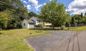 24 Hillside Cir, Brookfield, CT 06804