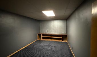 111 N Hall St, Algona, IA 50511