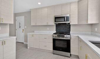112 S Iowa Ave, Addison, IL 60101