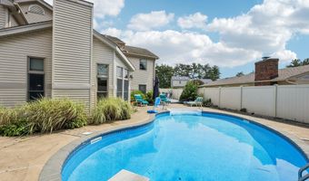 40 North Cir, Aberdeen, NJ 07747