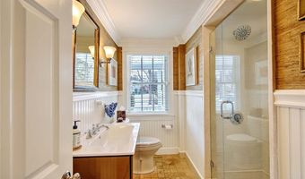 22 Lantern Ln, Barrington, RI 02806