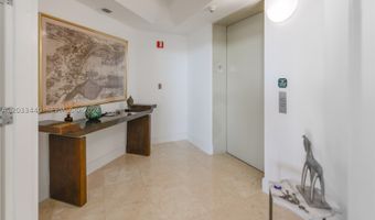 21050 Point Pl 702, Aventura, FL 33180