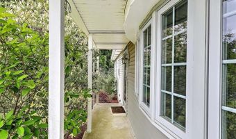 4 Johnson Ct, Bristol, RI 02809