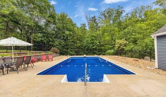 66 Cambridge Rd, Bedford, NH 03110