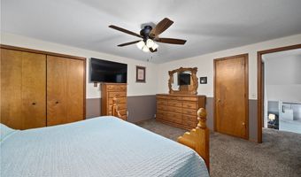 923 Hillside Dr, Amherst, OH 44001