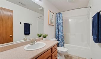 4919 Waller St, Ames, IA 50014