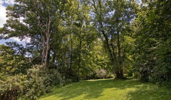 941 E Clayton Rd, Alderson, WV 24910