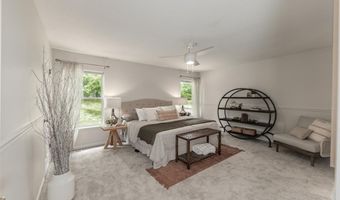 1048 Oak Glen Cir, Ballwin, MO 63021