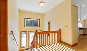 9 Snug Harbor Rd, Belgrade, ME 04917