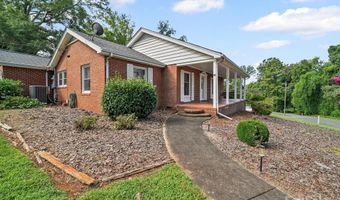 33 Lake St, Badin, NC 28009