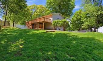 10 Sabin Dr, Airmont, NY 10901