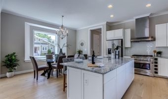 934 19TH St S, Arlington, VA 22202