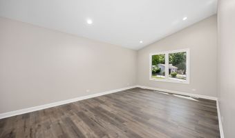 9704 Captains Dr, Algonquin, IL 60102
