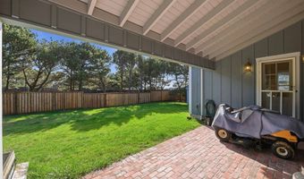 1027 SEABIRD Dr SW, Bandon, OR 97411