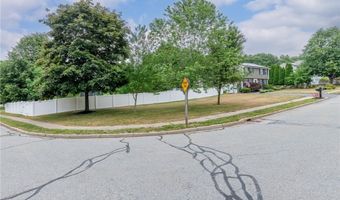 2 Brookfield Rd, Coventry, RI 02816
