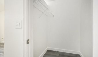 1366 N Bay Dr, Ann Arbor, MI 48103