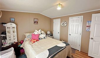 15 East Dr, East Providence, RI 02916