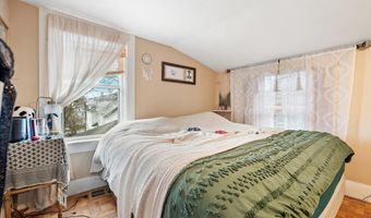15 Grant St, Bangor, ME 04401