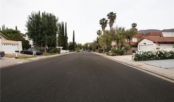 30658 Lakefront Dr, Agoura Hills, CA 91301