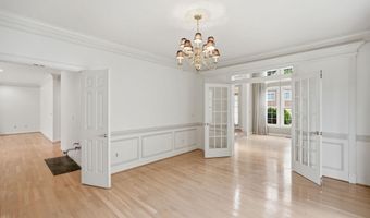 10417 SNOW POINT Dr, Bethesda, MD 20814
