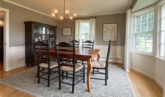 9 South Dr, Middletown, RI 02842