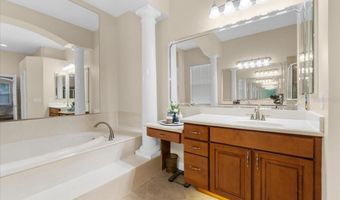921 CLASSIC VIEW Dr, Auburndale, FL 33823