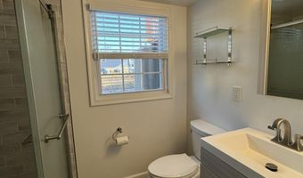 8001 HAMMOND St, Alexandria, VA 22309