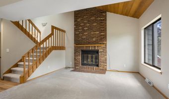 827 E WINDFIELD Pl, Appleton, WI 54911