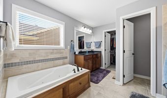 319 31st St SW, Altoona, IA 50009