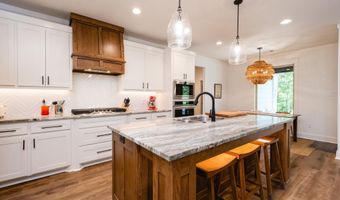 4032 Eagle Valley Dr, Benton, AR 72019