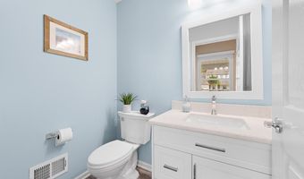 15 Brentwood Dr, Bayville, NJ 08721