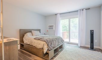 95 Chestnut St APT I, Bethel, CT 06801