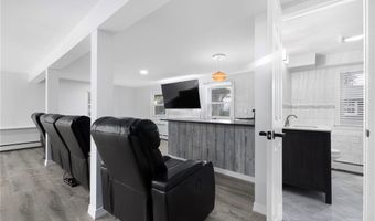 15 Laforge Dr, Coventry, RI 02816